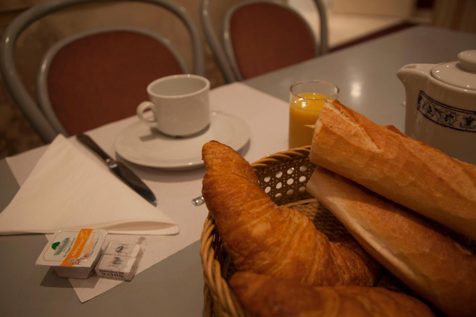 Hotel Des Pyrenees - Entre Bastille Et Nation Parijs