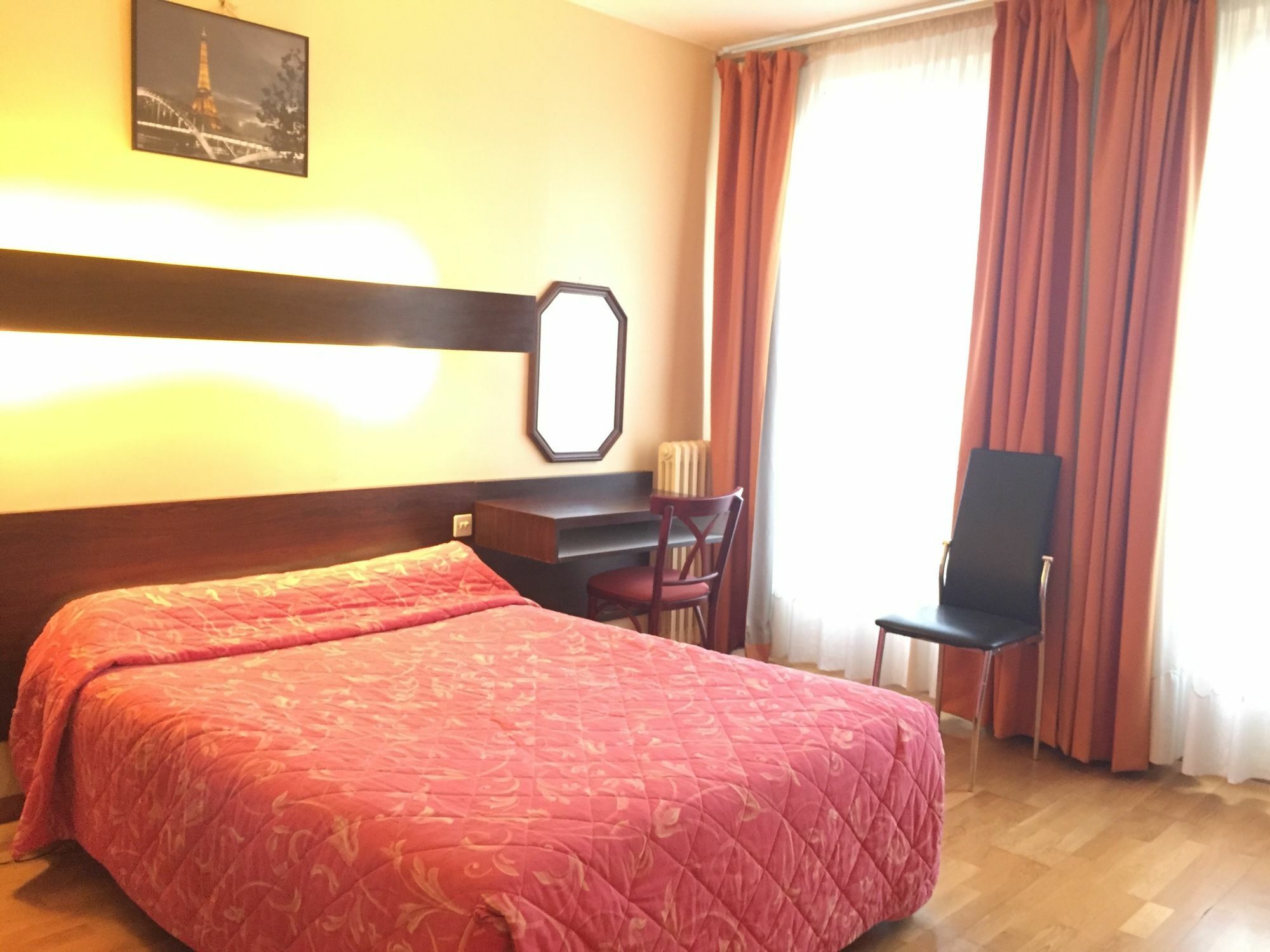 Des Pyrenees - Entre Bastille Et Nation Hotel Parijs